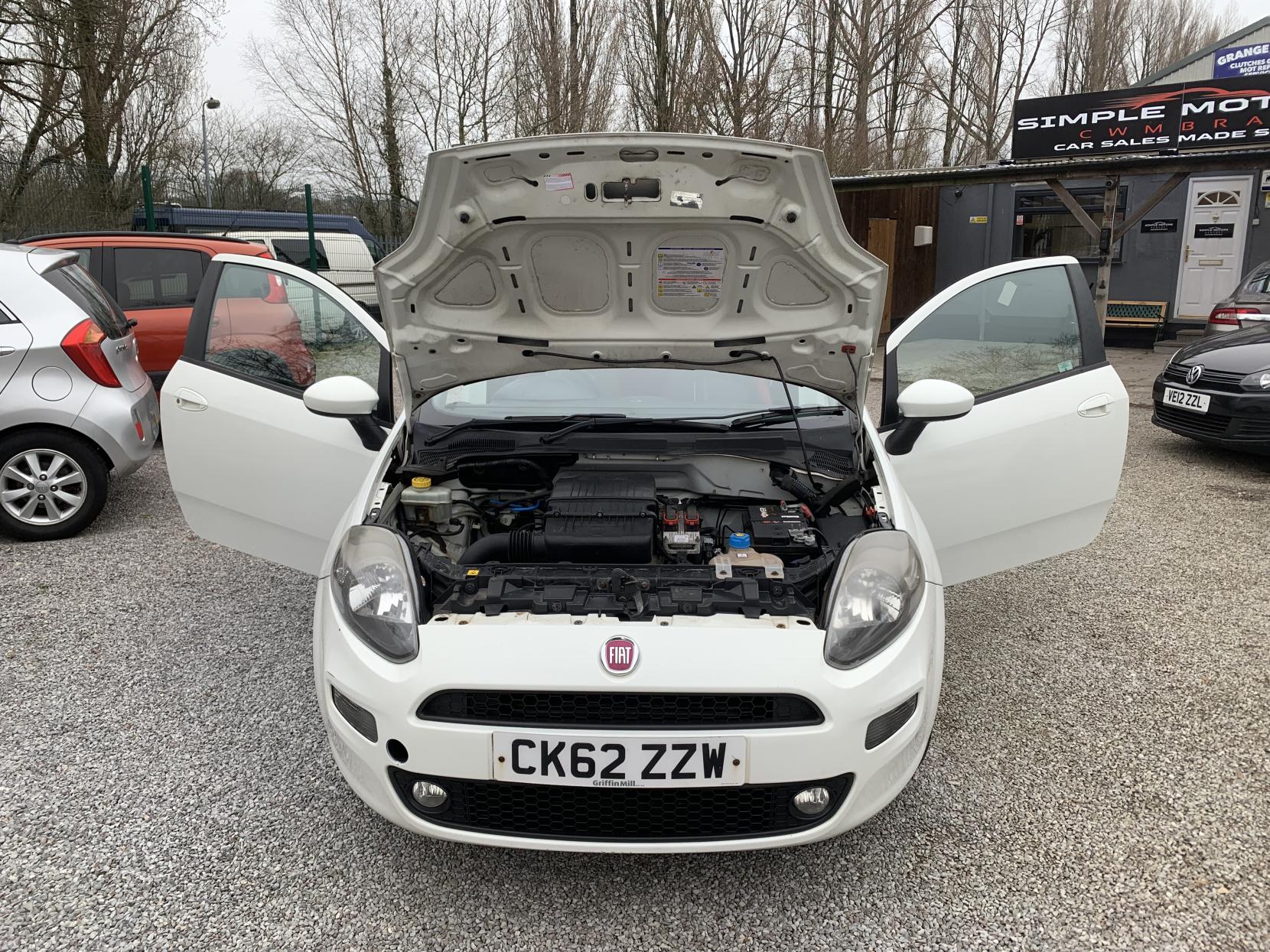 Fiat Punto 1.2 Easy Hatchback 3dr Petrol Manual Euro 5 (69 bhp)