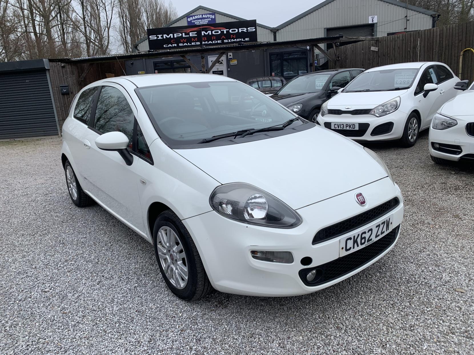 Fiat Punto 1.2 Easy Hatchback 3dr Petrol Manual Euro 5 (69 bhp)