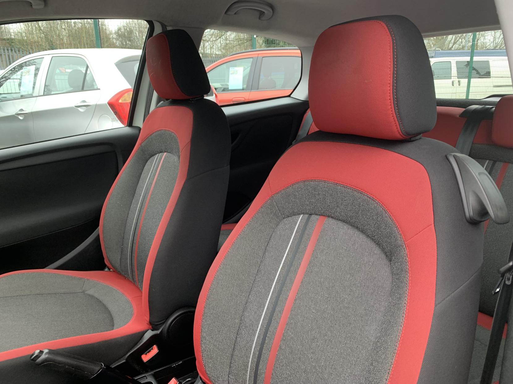 Fiat Punto 1.2 Easy Hatchback 3dr Petrol Manual Euro 5 (69 bhp)