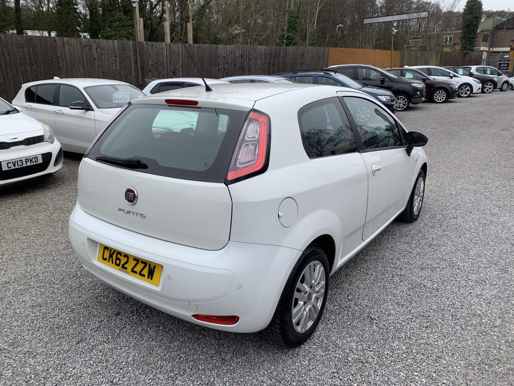 Fiat Punto 1.2 Easy Hatchback 3dr Petrol Manual Euro 5 (69 bhp)