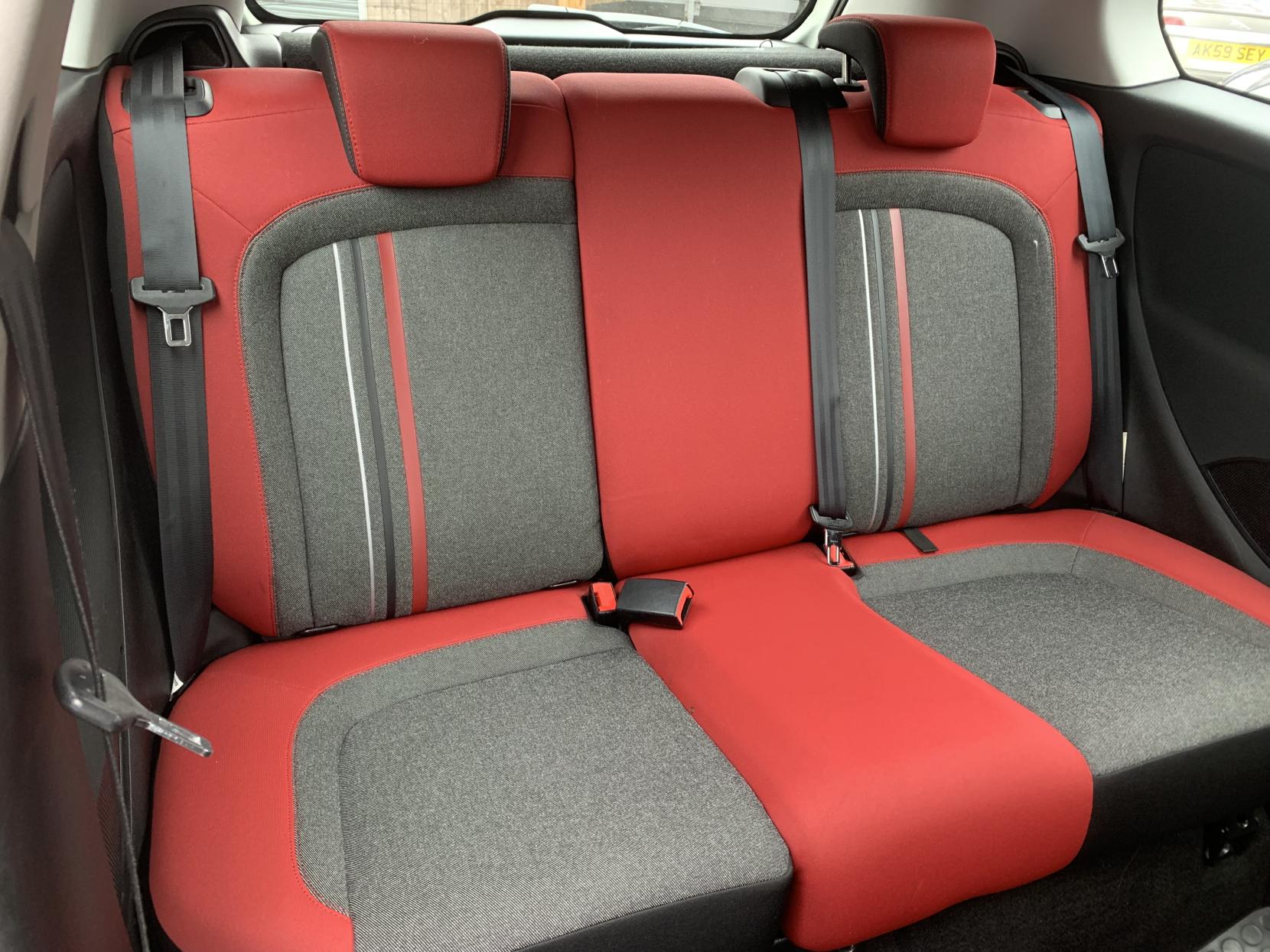 Fiat Punto 1.2 Easy Hatchback 3dr Petrol Manual Euro 5 (69 bhp)