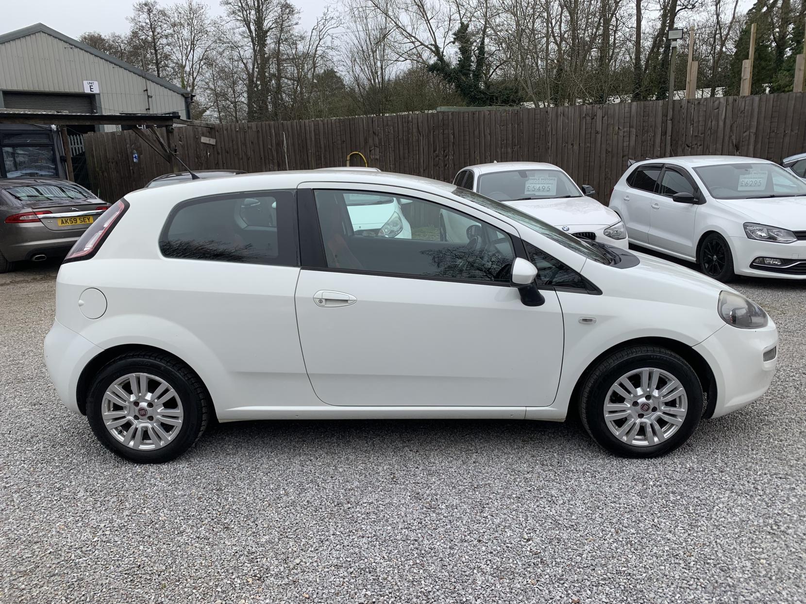 Fiat Punto 1.2 Easy Hatchback 3dr Petrol Manual Euro 5 (69 bhp)