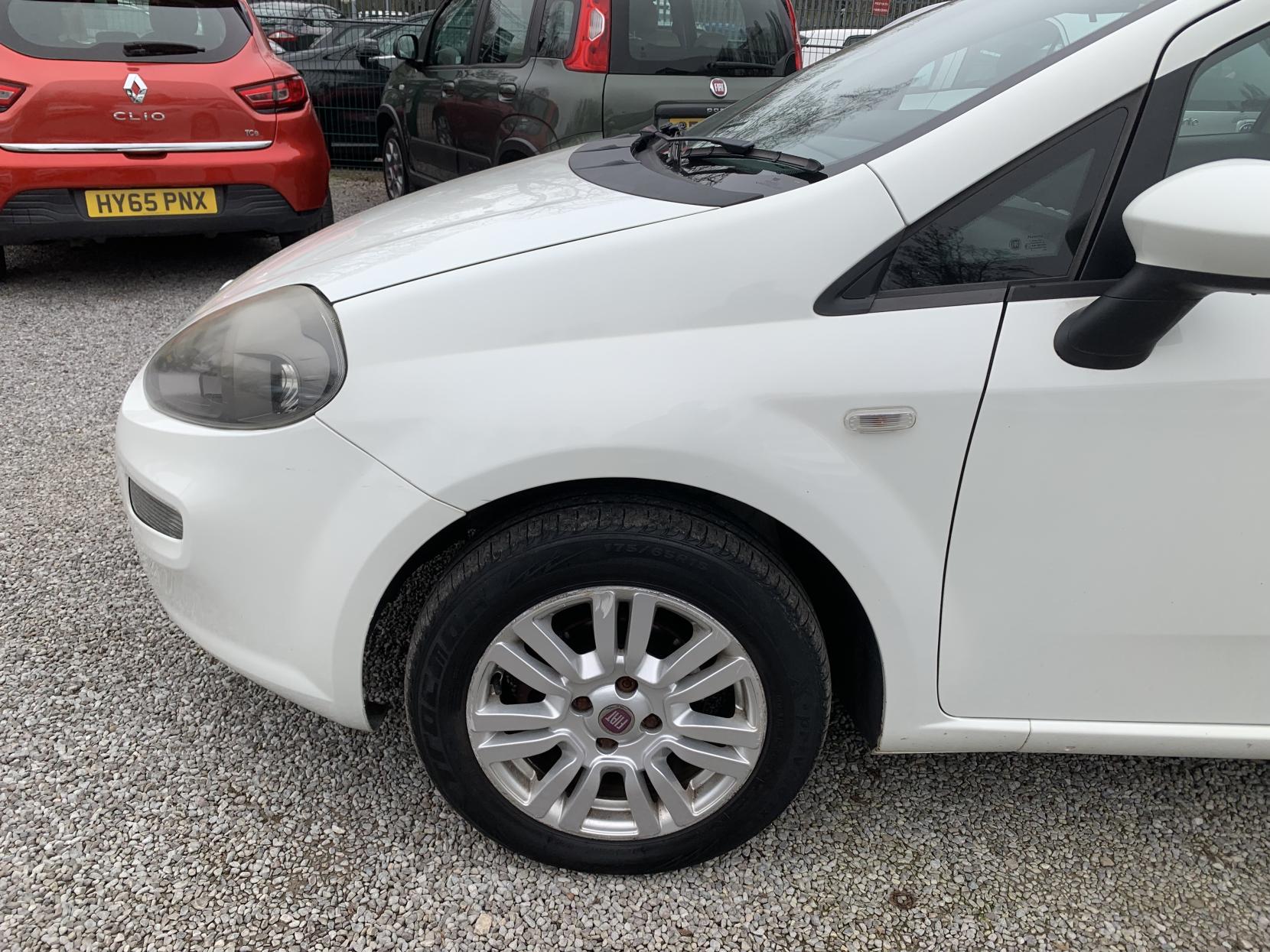 Fiat Punto 1.2 Easy Hatchback 3dr Petrol Manual Euro 5 (69 bhp)