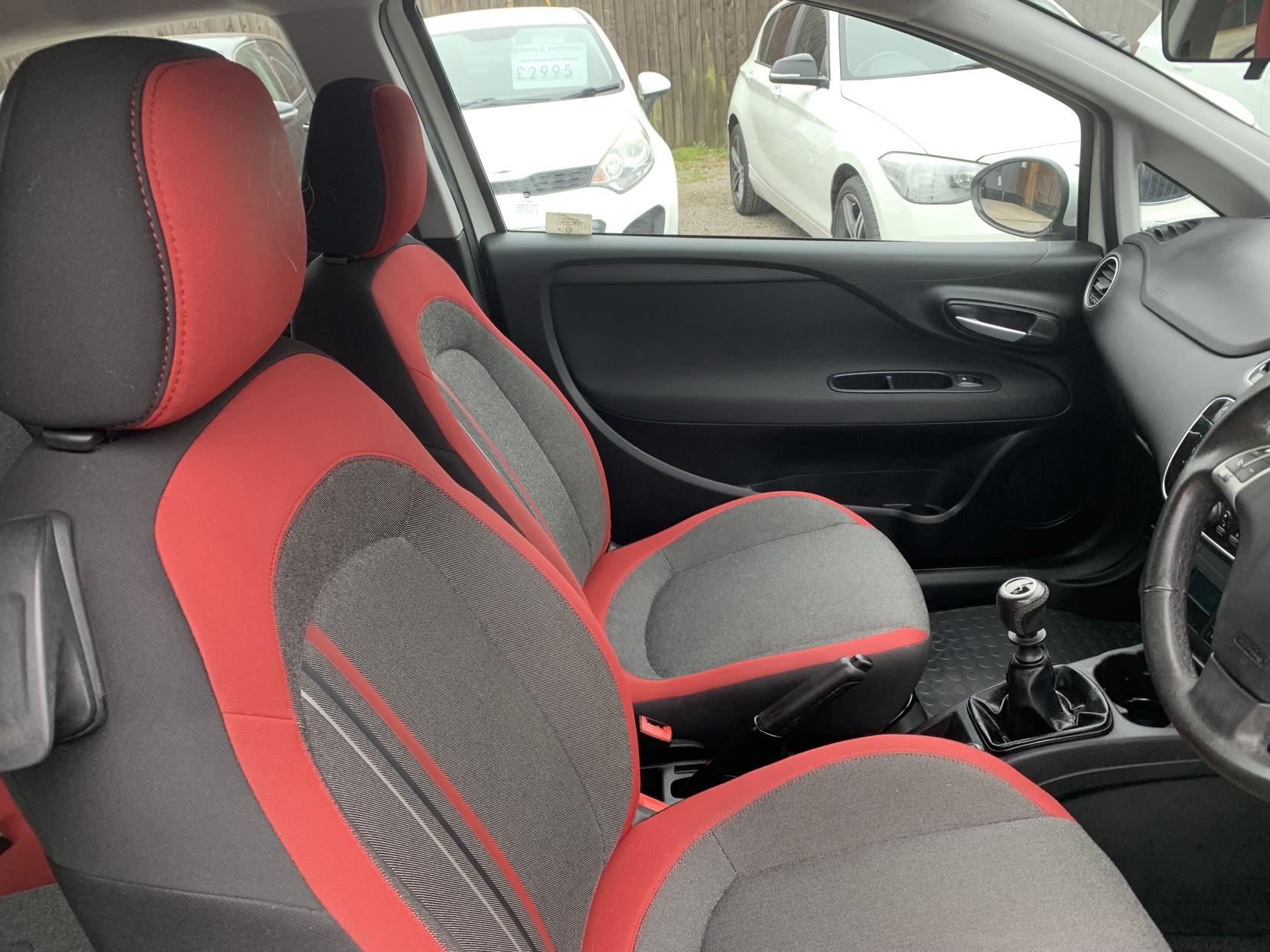 Fiat Punto 1.2 Easy Hatchback 3dr Petrol Manual Euro 5 (69 bhp)