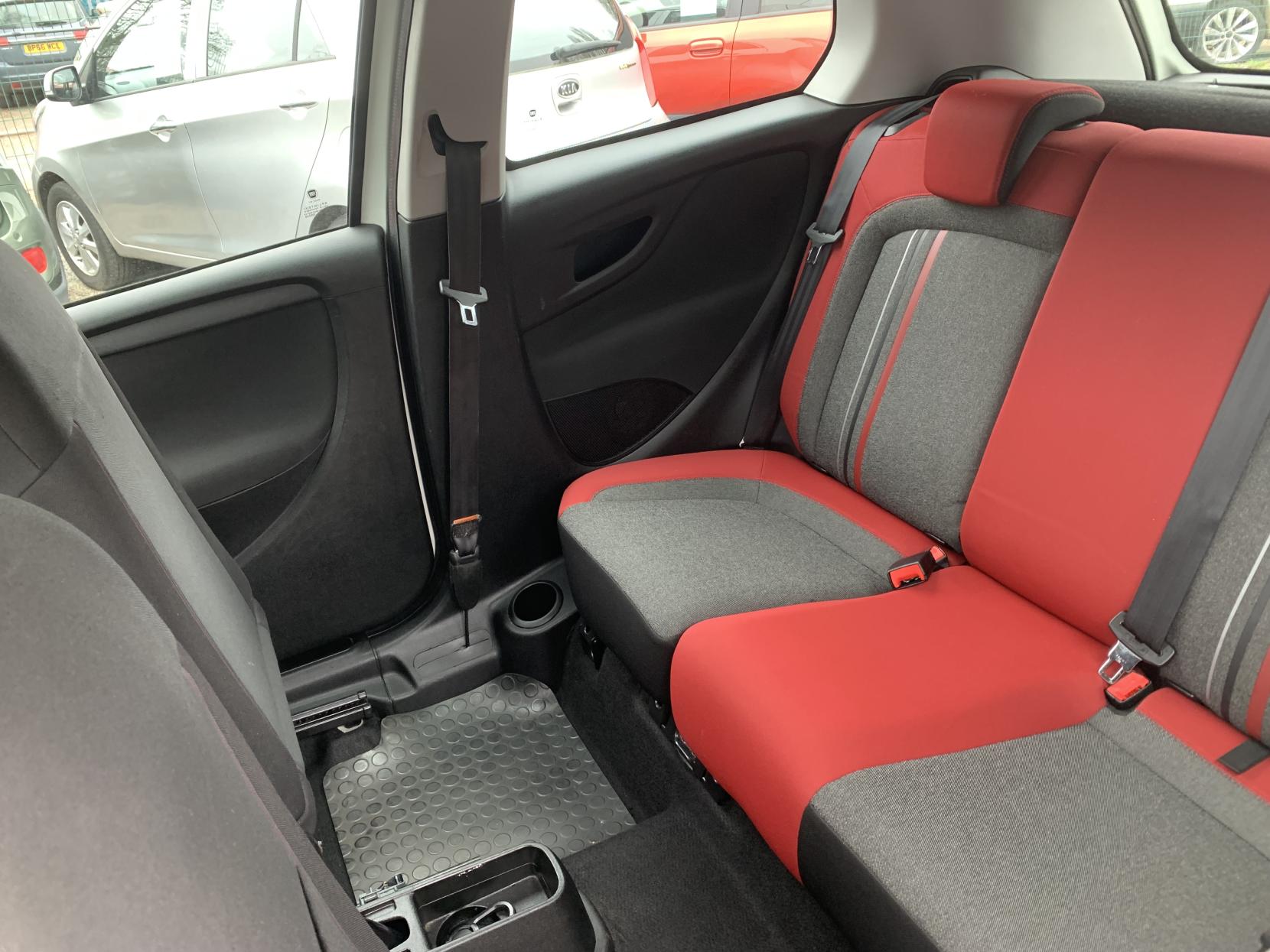 Fiat Punto 1.2 Easy Hatchback 3dr Petrol Manual Euro 5 (69 bhp)