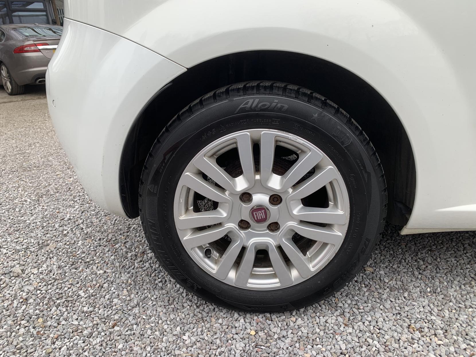 Fiat Punto 1.2 Easy Hatchback 3dr Petrol Manual Euro 5 (69 bhp)