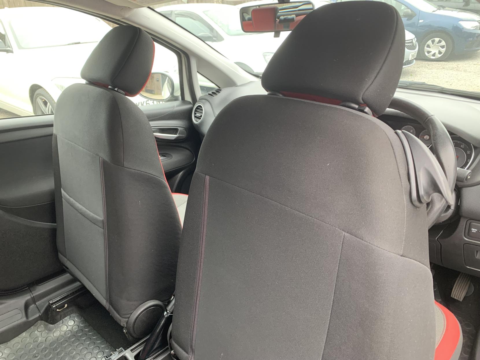 Fiat Punto 1.2 Easy Hatchback 3dr Petrol Manual Euro 5 (69 bhp)