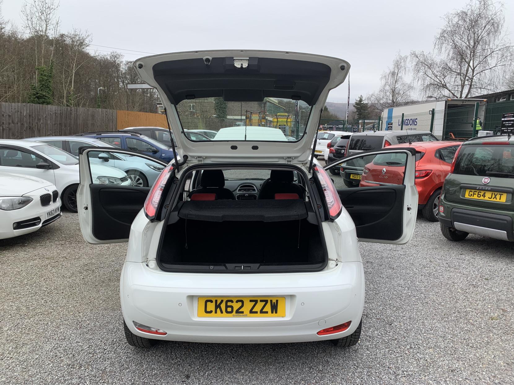 Fiat Punto 1.2 Easy Hatchback 3dr Petrol Manual Euro 5 (69 bhp)