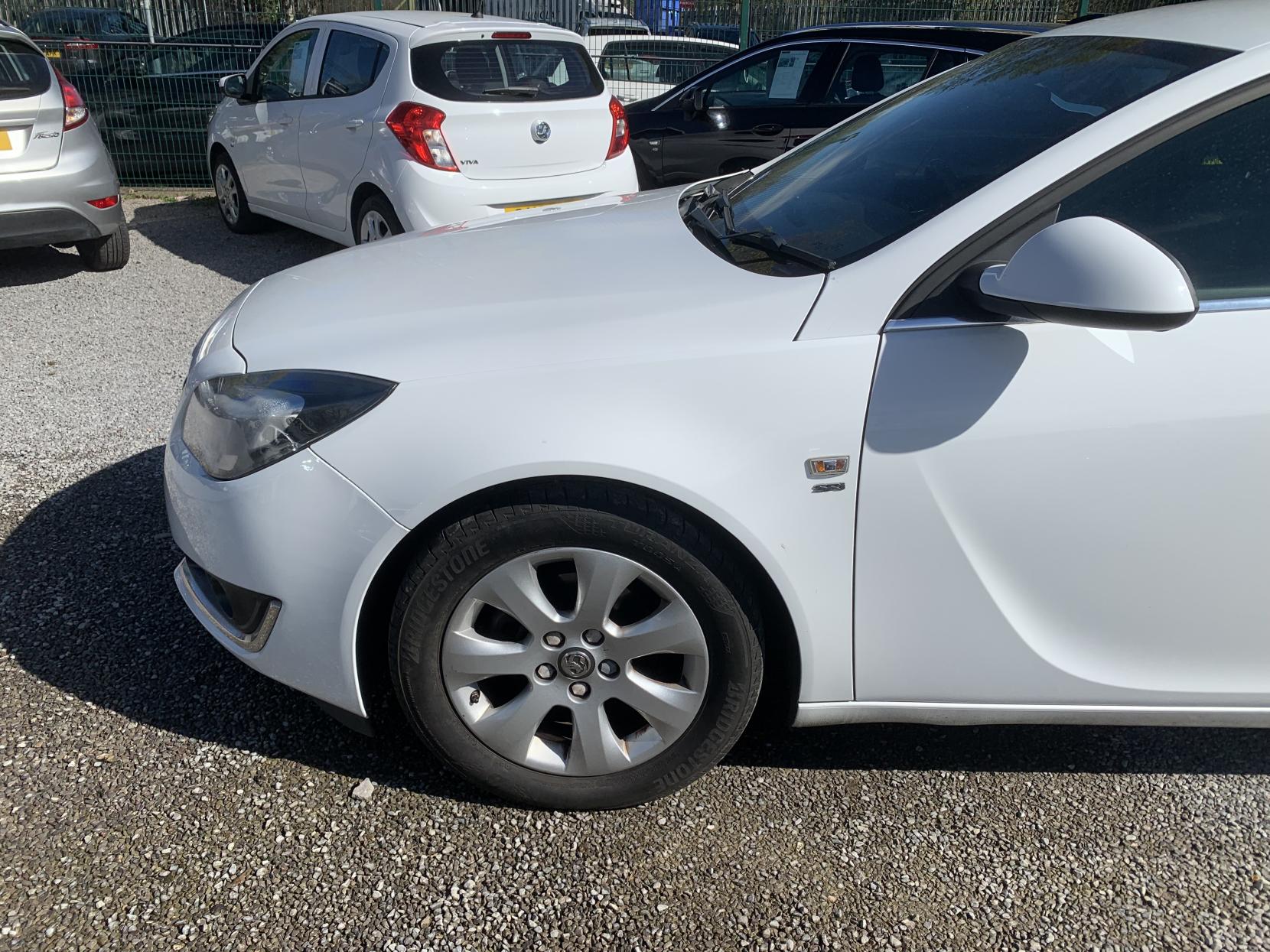 Vauxhall Insignia 2.0 CDTi ecoFLEX SRi Hatchback 5dr Diesel Manual Euro 5 (s/s) (140 ps)