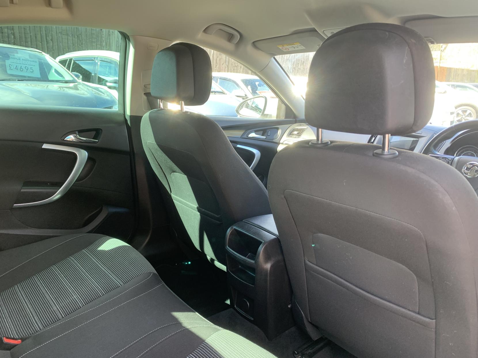 Vauxhall Insignia 2.0 CDTi ecoFLEX SRi Hatchback 5dr Diesel Manual Euro 5 (s/s) (140 ps)