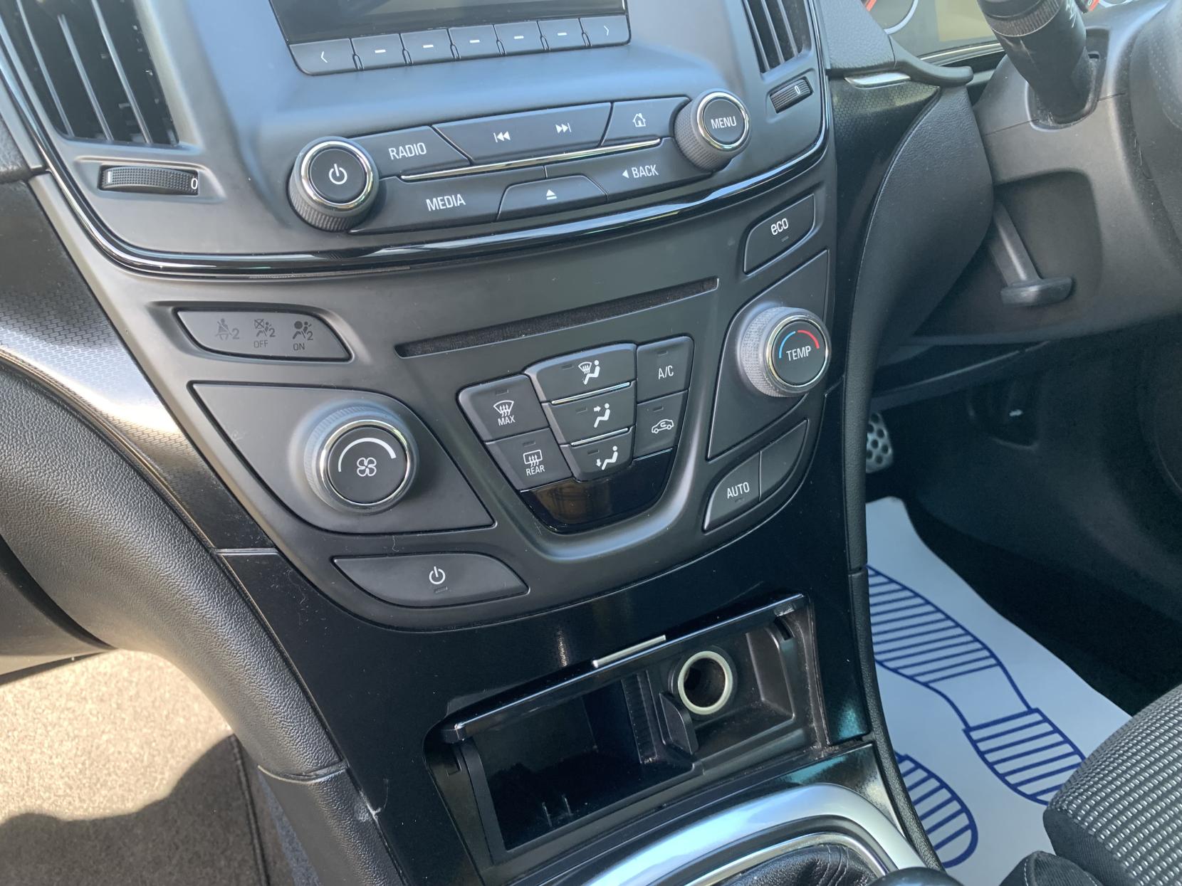 Vauxhall Insignia 2.0 CDTi ecoFLEX SRi Hatchback 5dr Diesel Manual Euro 5 (s/s) (140 ps)