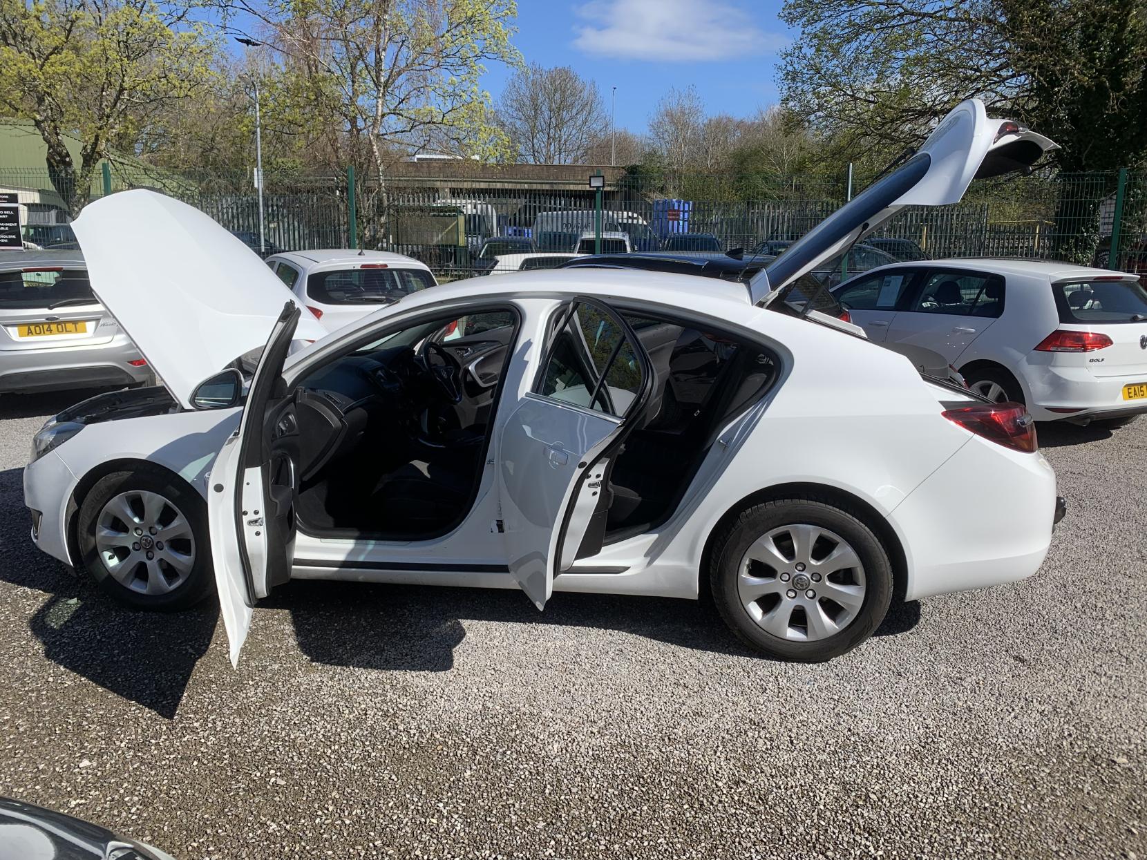 Vauxhall Insignia 2.0 CDTi ecoFLEX SRi Hatchback 5dr Diesel Manual Euro 5 (s/s) (140 ps)