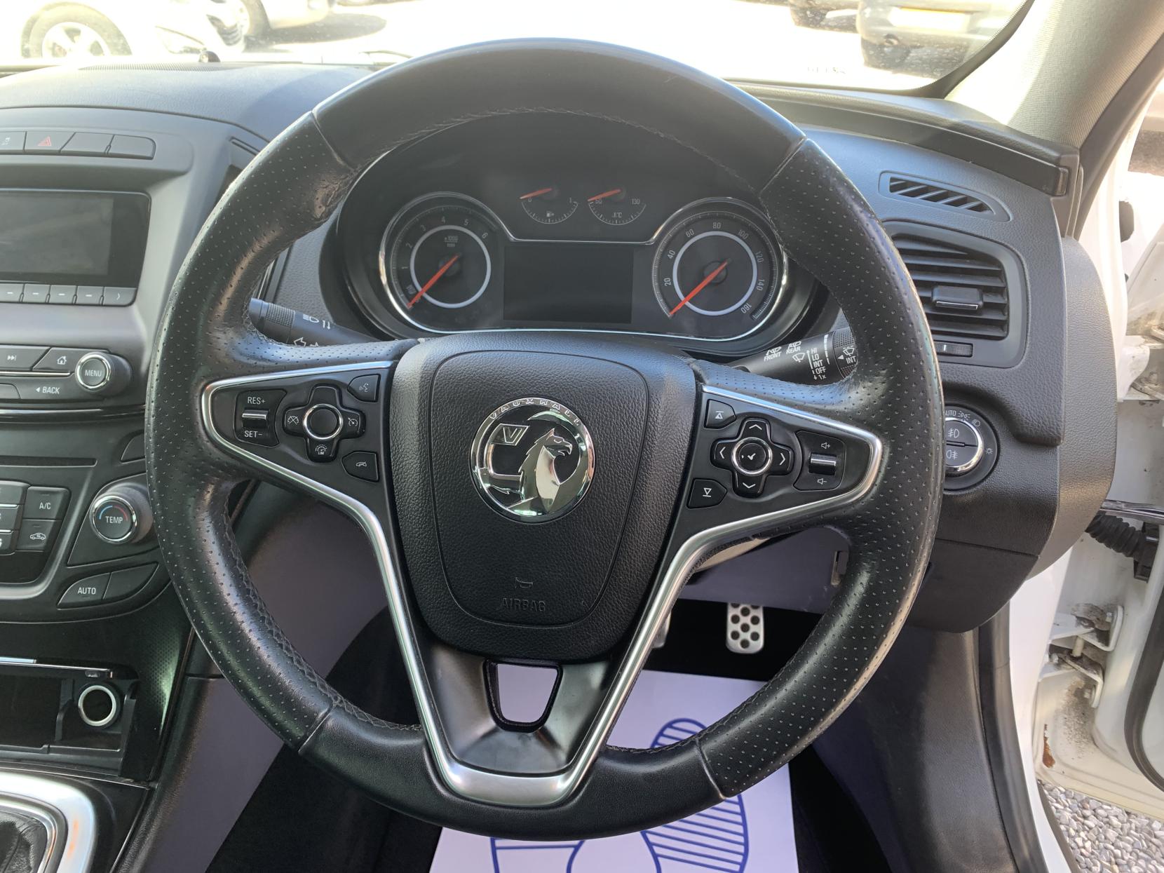 Vauxhall Insignia 2.0 CDTi ecoFLEX SRi Hatchback 5dr Diesel Manual Euro 5 (s/s) (140 ps)