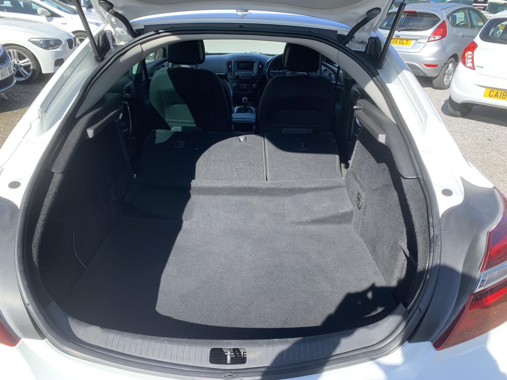 Vauxhall Insignia 2.0 CDTi ecoFLEX SRi Hatchback 5dr Diesel Manual Euro 5 (s/s) (140 ps)