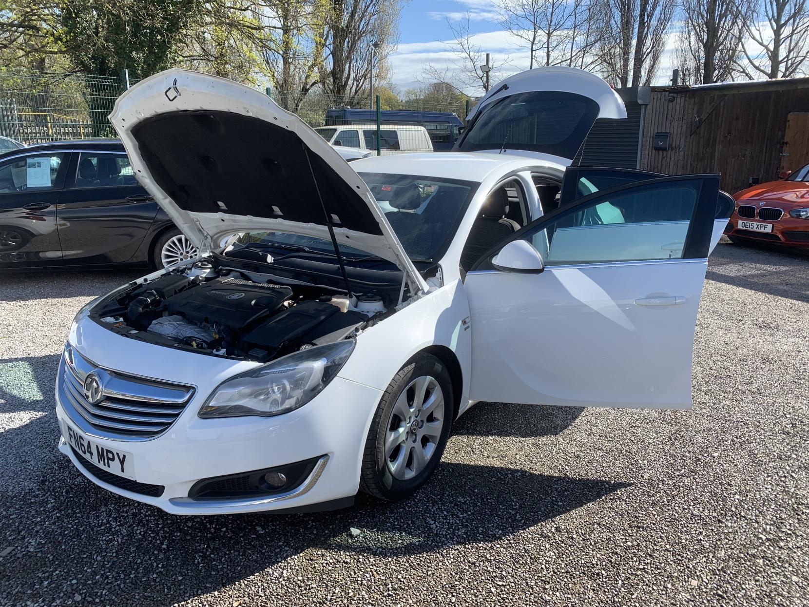 Vauxhall Insignia 2.0 CDTi ecoFLEX SRi Hatchback 5dr Diesel Manual Euro 5 (s/s) (140 ps)