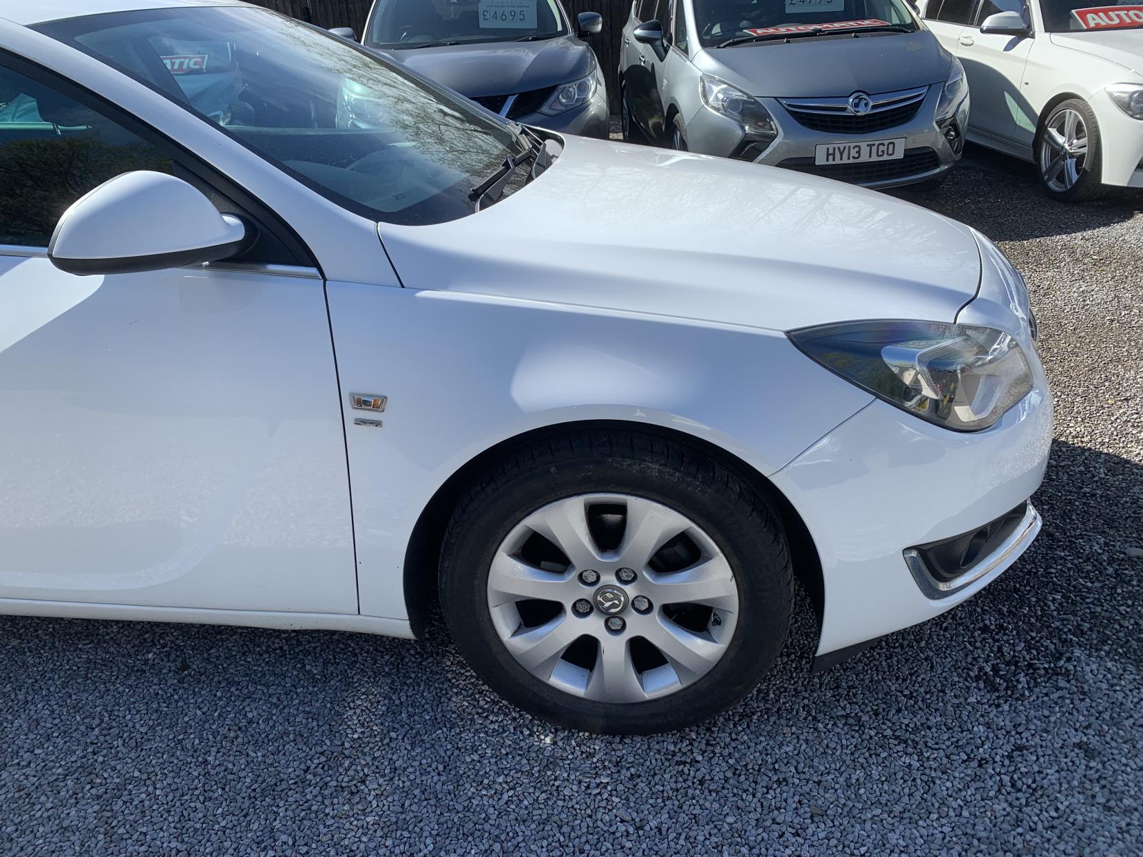 Vauxhall Insignia 2.0 CDTi ecoFLEX SRi Hatchback 5dr Diesel Manual Euro 5 (s/s) (140 ps)