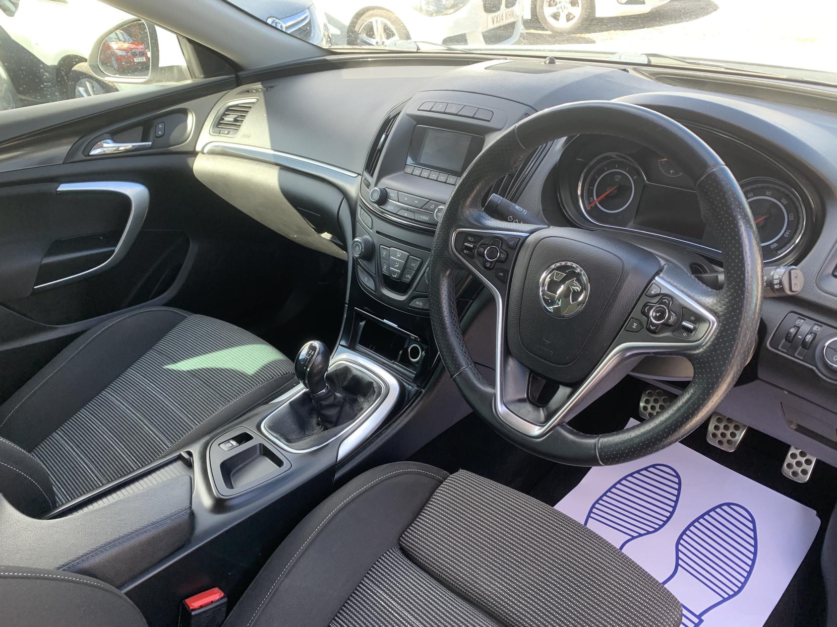 Vauxhall Insignia 2.0 CDTi ecoFLEX SRi Hatchback 5dr Diesel Manual Euro 5 (s/s) (140 ps)