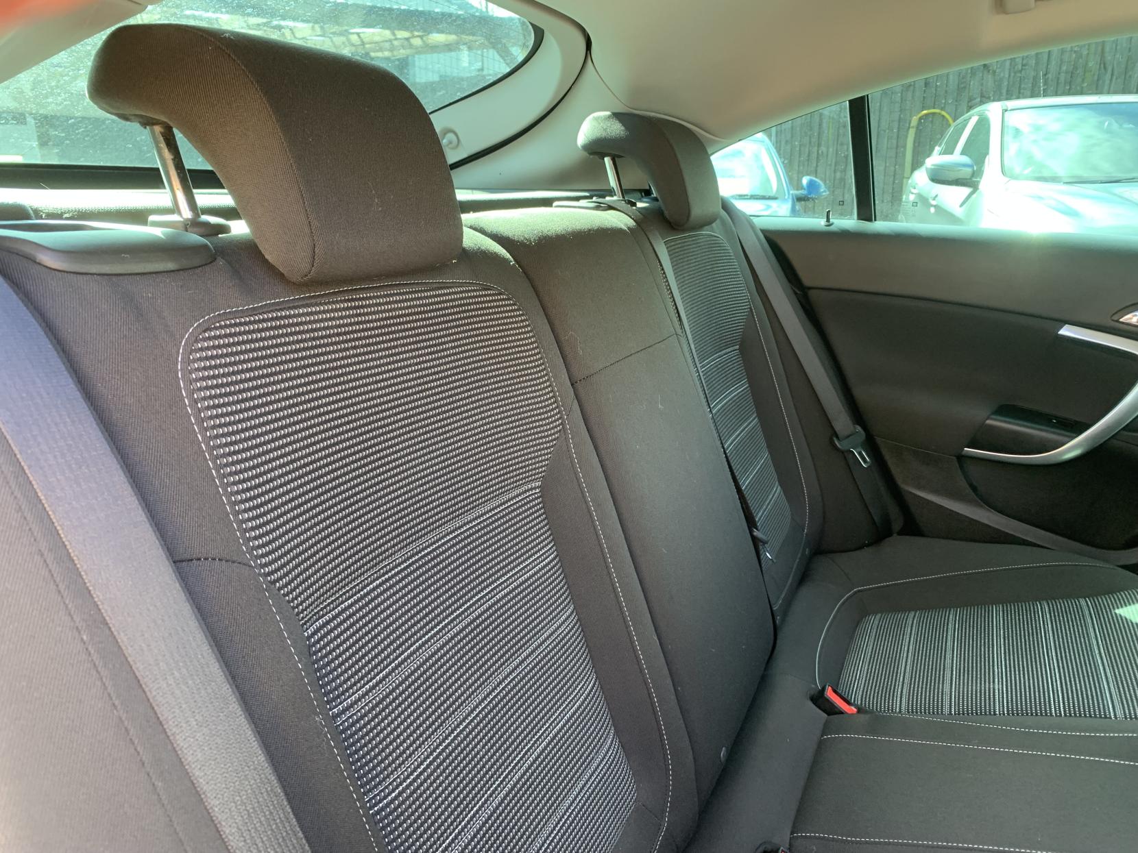 Vauxhall Insignia 2.0 CDTi ecoFLEX SRi Hatchback 5dr Diesel Manual Euro 5 (s/s) (140 ps)