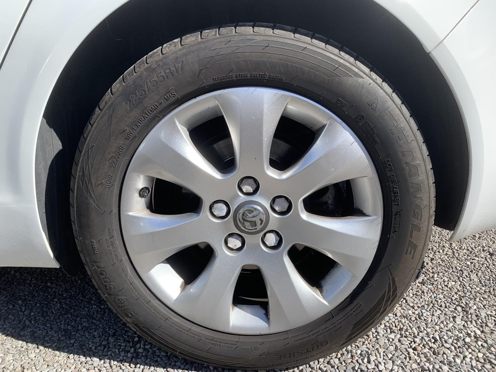 Vauxhall Insignia 2.0 CDTi ecoFLEX SRi Hatchback 5dr Diesel Manual Euro 5 (s/s) (140 ps)