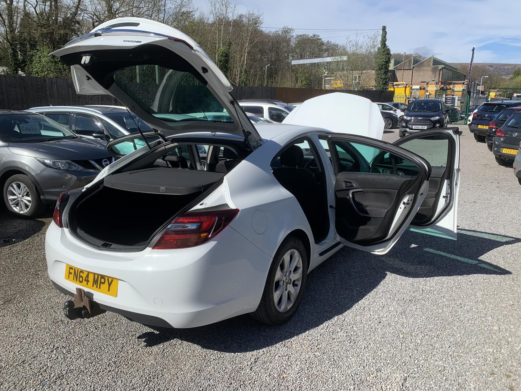 Vauxhall Insignia 2.0 CDTi ecoFLEX SRi Hatchback 5dr Diesel Manual Euro 5 (s/s) (140 ps)