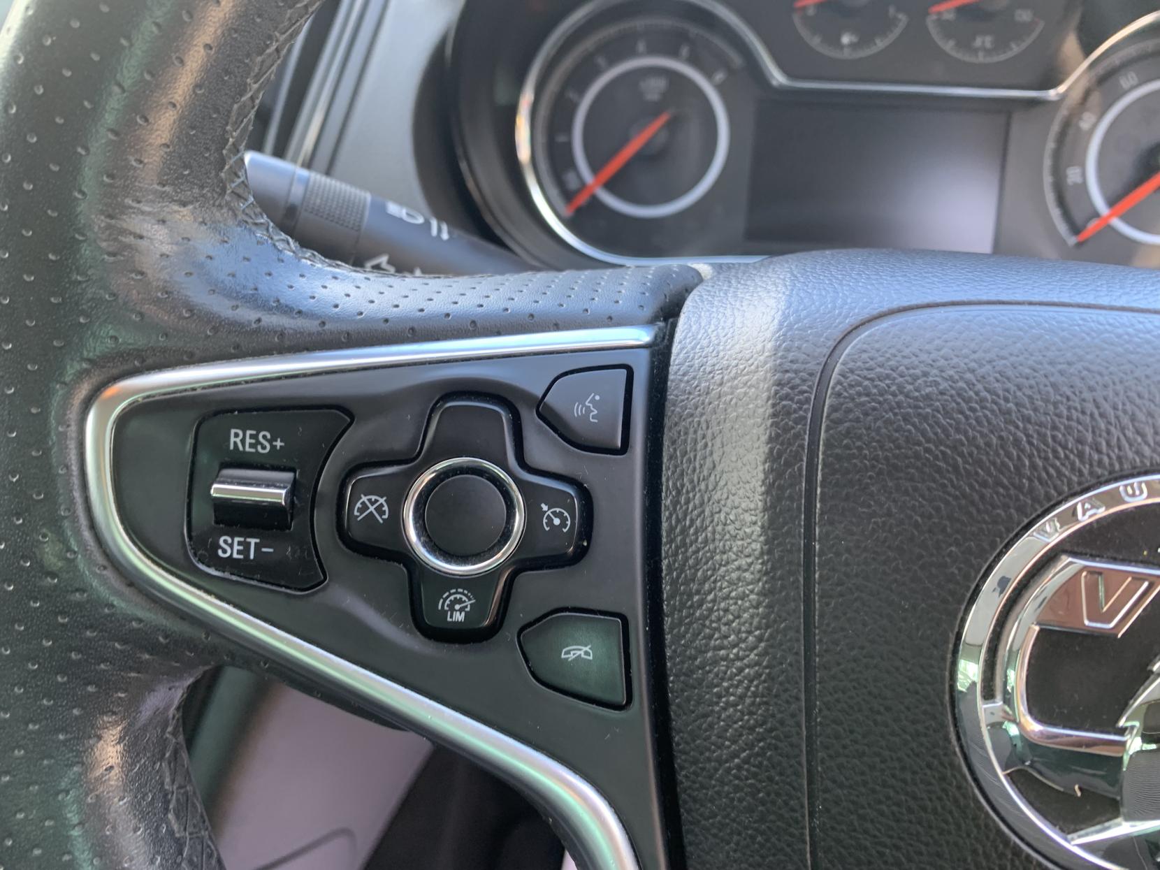 Vauxhall Insignia 2.0 CDTi ecoFLEX SRi Hatchback 5dr Diesel Manual Euro 5 (s/s) (140 ps)