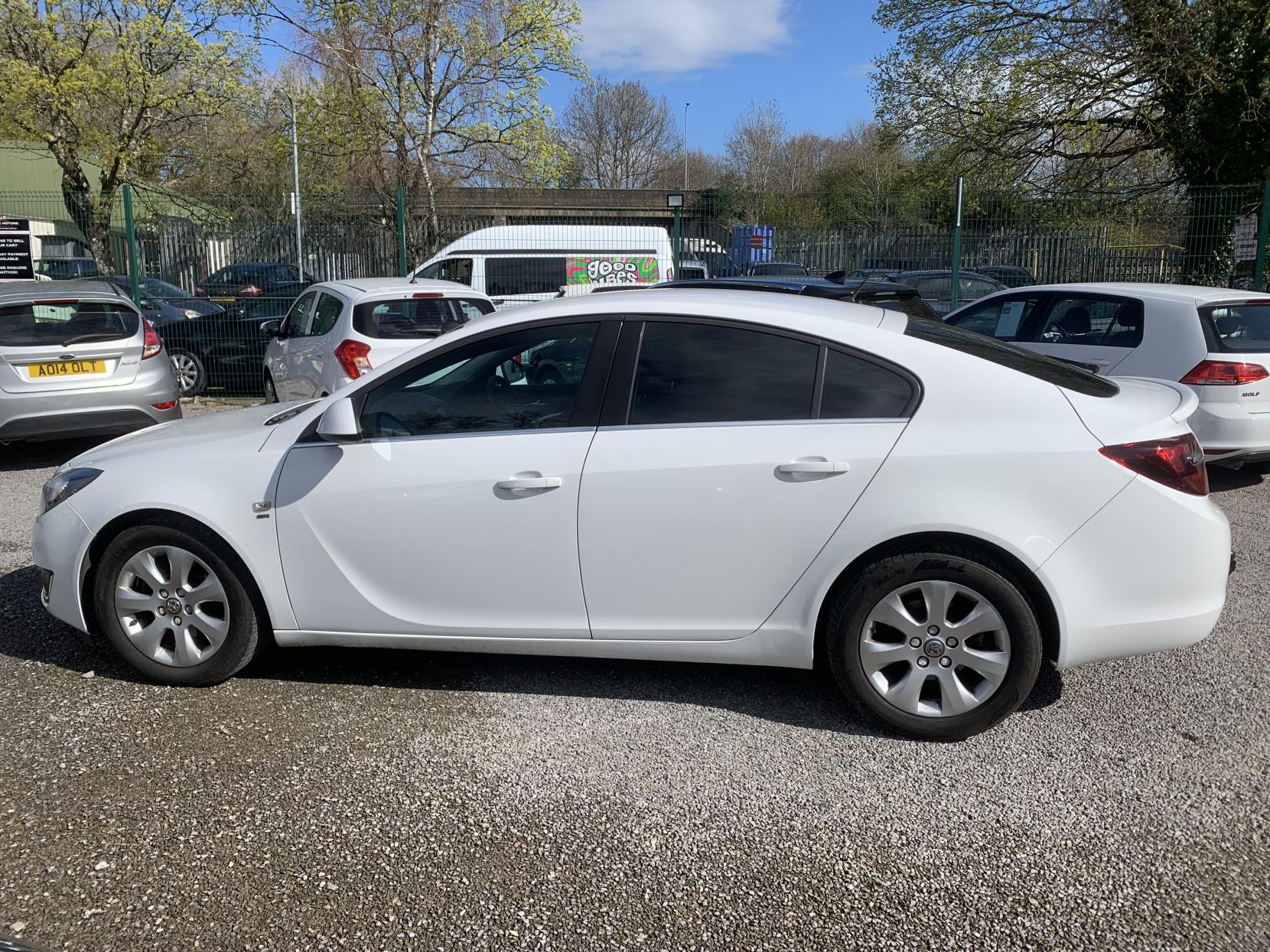 Vauxhall Insignia 2.0 CDTi ecoFLEX SRi Hatchback 5dr Diesel Manual Euro 5 (s/s) (140 ps)