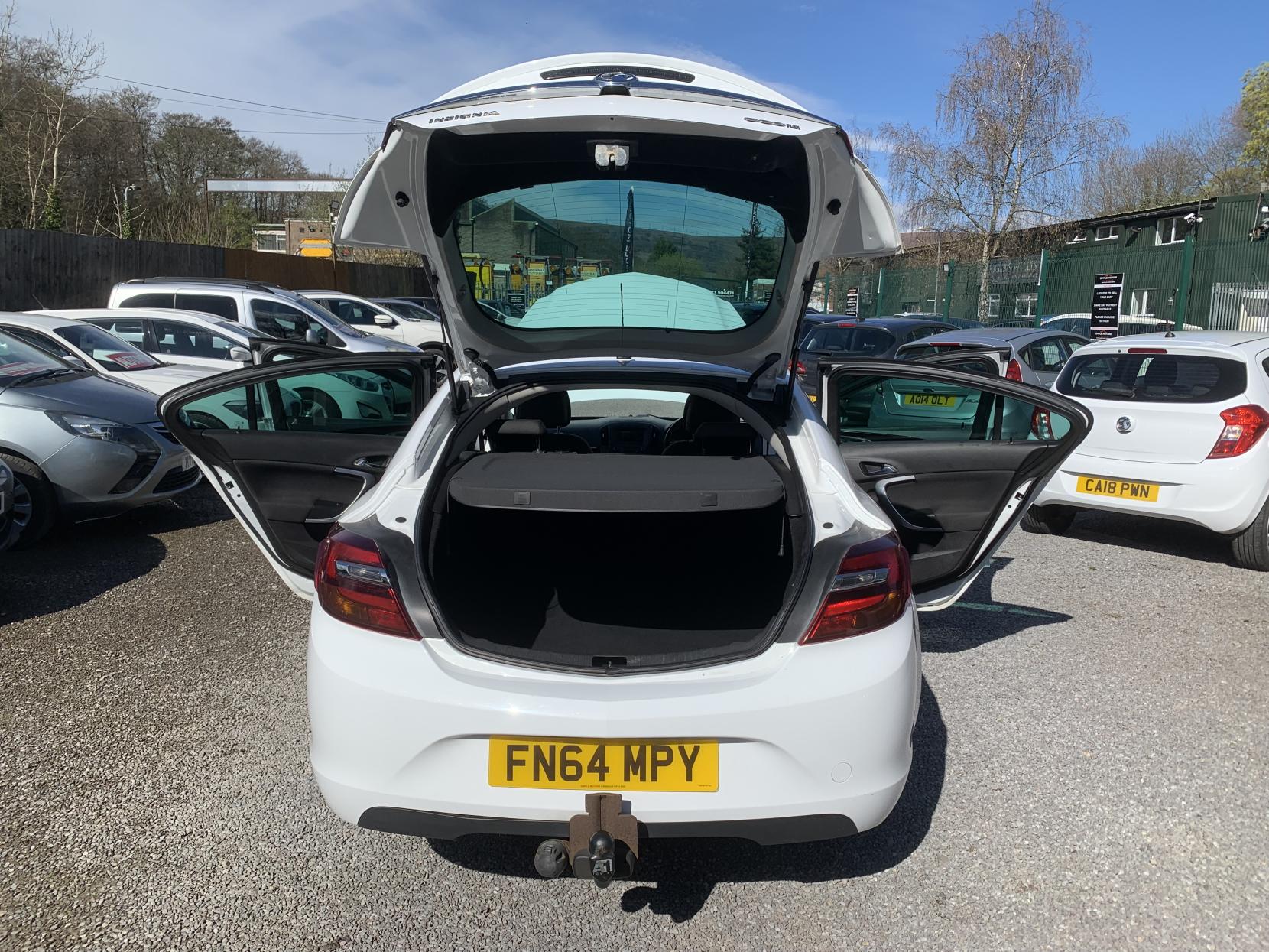 Vauxhall Insignia 2.0 CDTi ecoFLEX SRi Hatchback 5dr Diesel Manual Euro 5 (s/s) (140 ps)