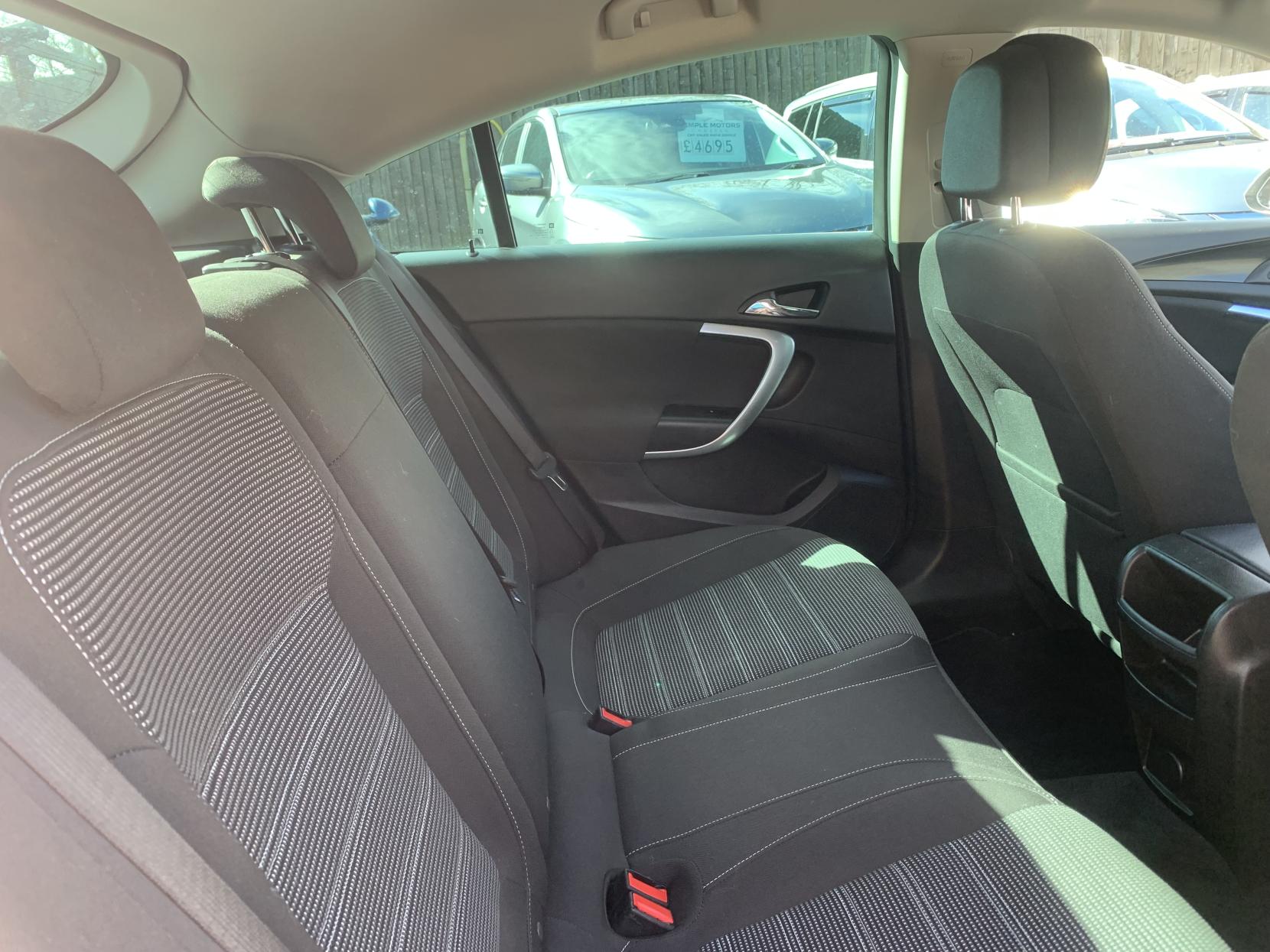 Vauxhall Insignia 2.0 CDTi ecoFLEX SRi Hatchback 5dr Diesel Manual Euro 5 (s/s) (140 ps)