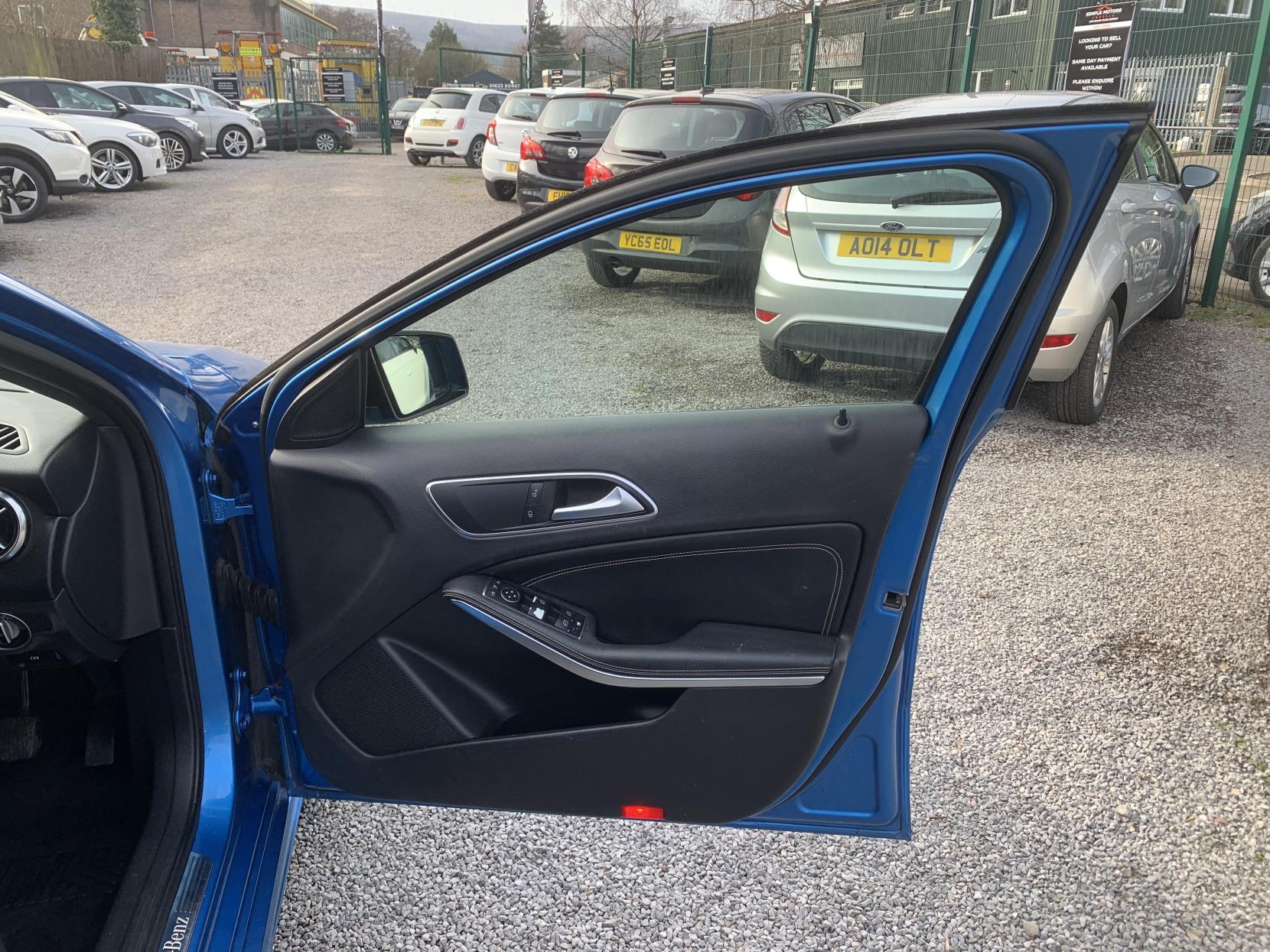 Mercedes-Benz A Class 1.8 A200 CDI Sport Hatchback 5dr Diesel Manual Euro 5 (s/s) (136 ps)