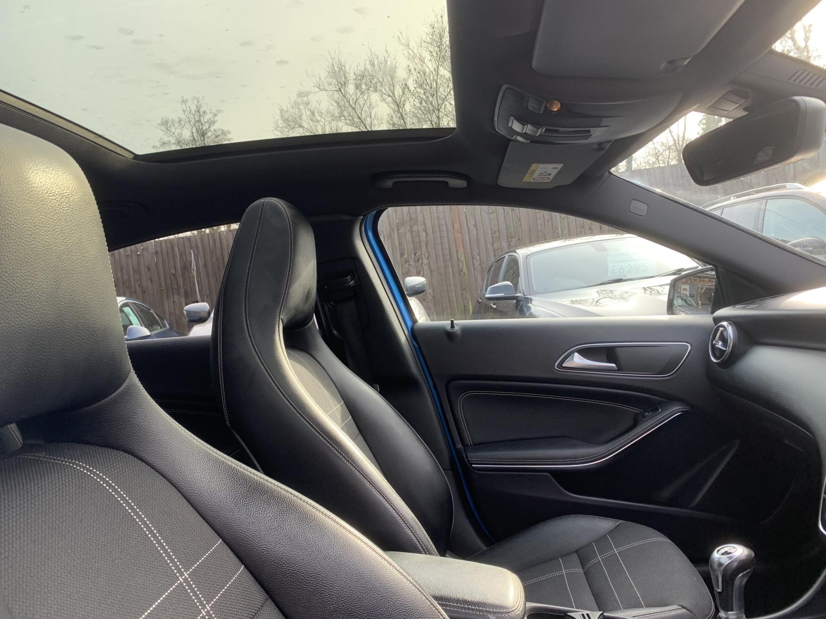 Mercedes-Benz A Class 1.8 A200 CDI Sport Hatchback 5dr Diesel Manual Euro 5 (s/s) (136 ps)