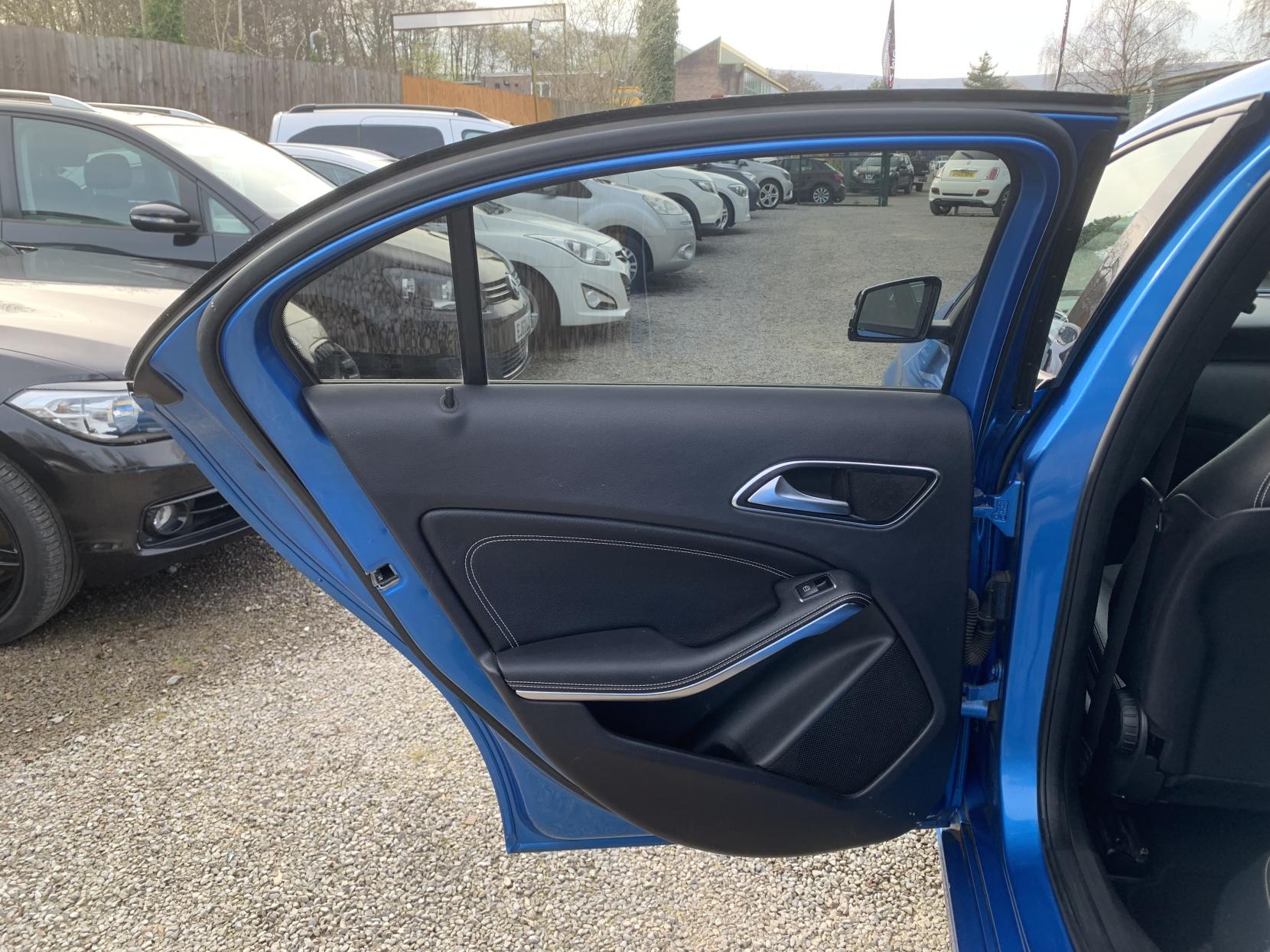 Mercedes-Benz A Class 1.8 A200 CDI Sport Hatchback 5dr Diesel Manual Euro 5 (s/s) (136 ps)