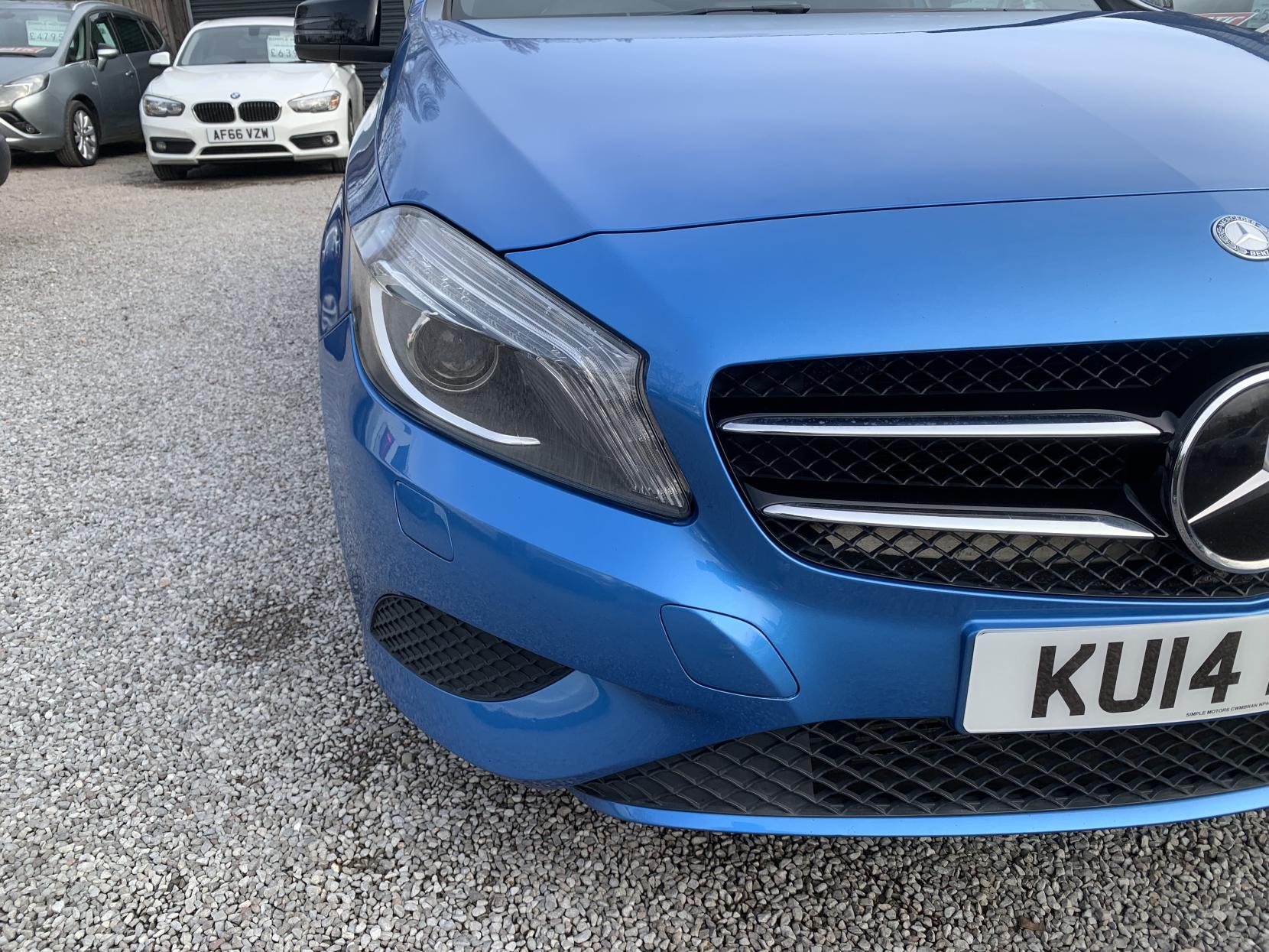 Mercedes-Benz A Class 1.8 A200 CDI Sport Hatchback 5dr Diesel Manual Euro 5 (s/s) (136 ps)