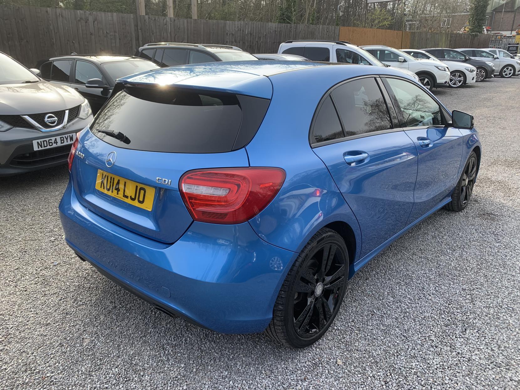 Mercedes-Benz A Class 1.8 A200 CDI Sport Hatchback 5dr Diesel Manual Euro 5 (s/s) (136 ps)