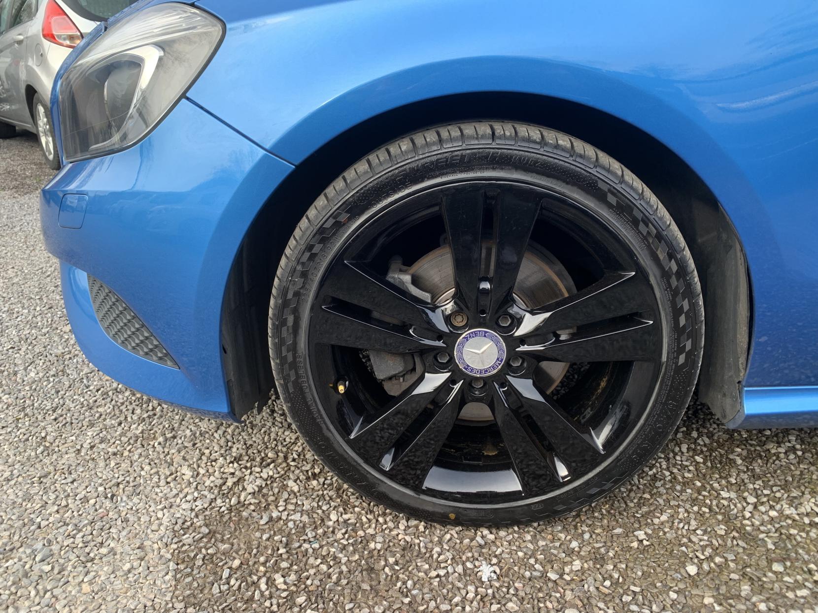 Mercedes-Benz A Class 1.8 A200 CDI Sport Hatchback 5dr Diesel Manual Euro 5 (s/s) (136 ps)