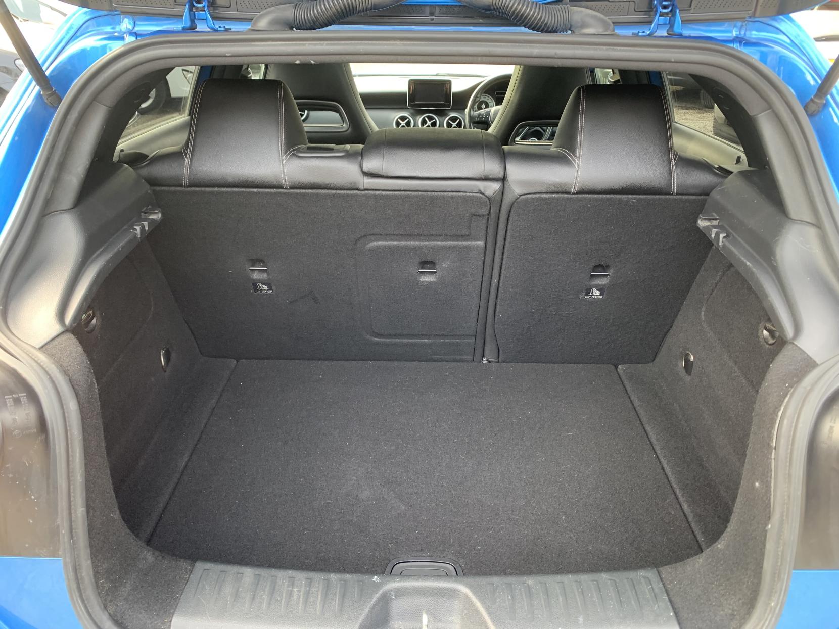 Mercedes-Benz A Class 1.8 A200 CDI Sport Hatchback 5dr Diesel Manual Euro 5 (s/s) (136 ps)