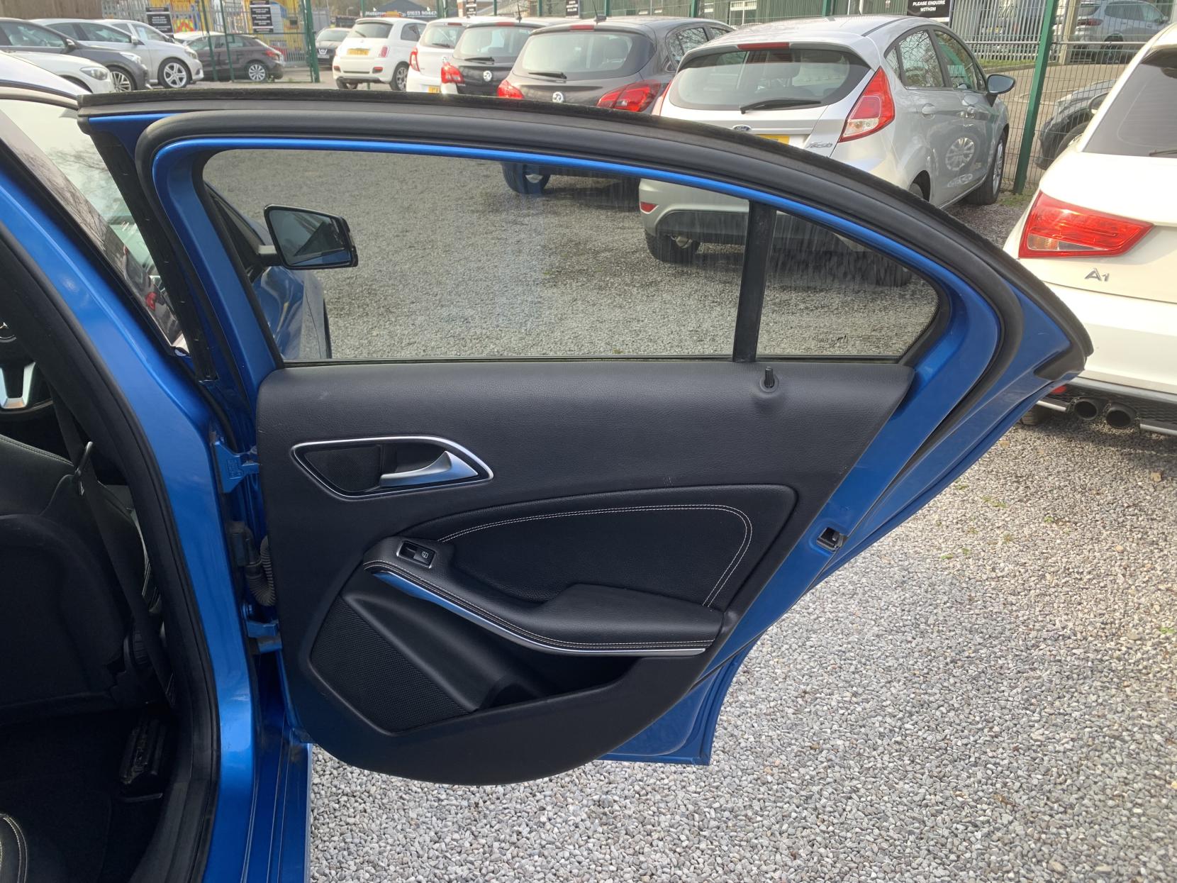 Mercedes-Benz A Class 1.8 A200 CDI Sport Hatchback 5dr Diesel Manual Euro 5 (s/s) (136 ps)