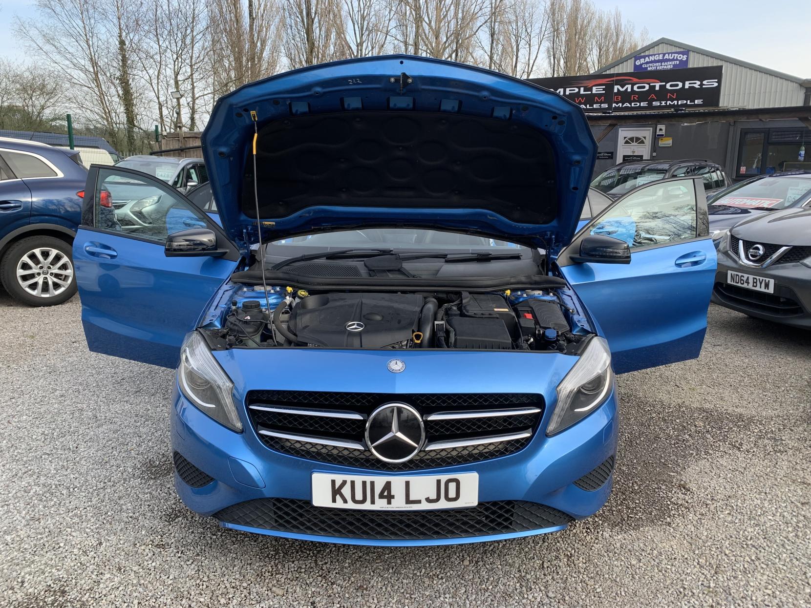 Mercedes-Benz A Class 1.8 A200 CDI Sport Hatchback 5dr Diesel Manual Euro 5 (s/s) (136 ps)