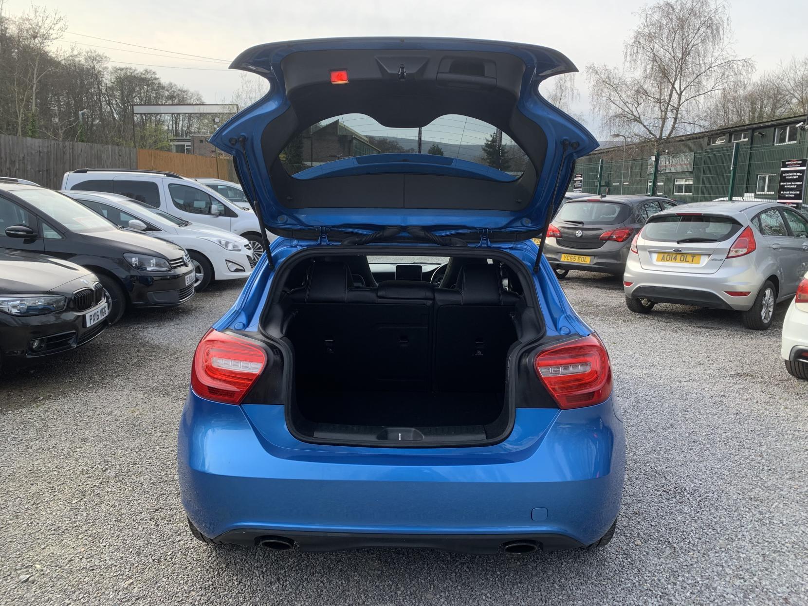 Mercedes-Benz A Class 1.8 A200 CDI Sport Hatchback 5dr Diesel Manual Euro 5 (s/s) (136 ps)