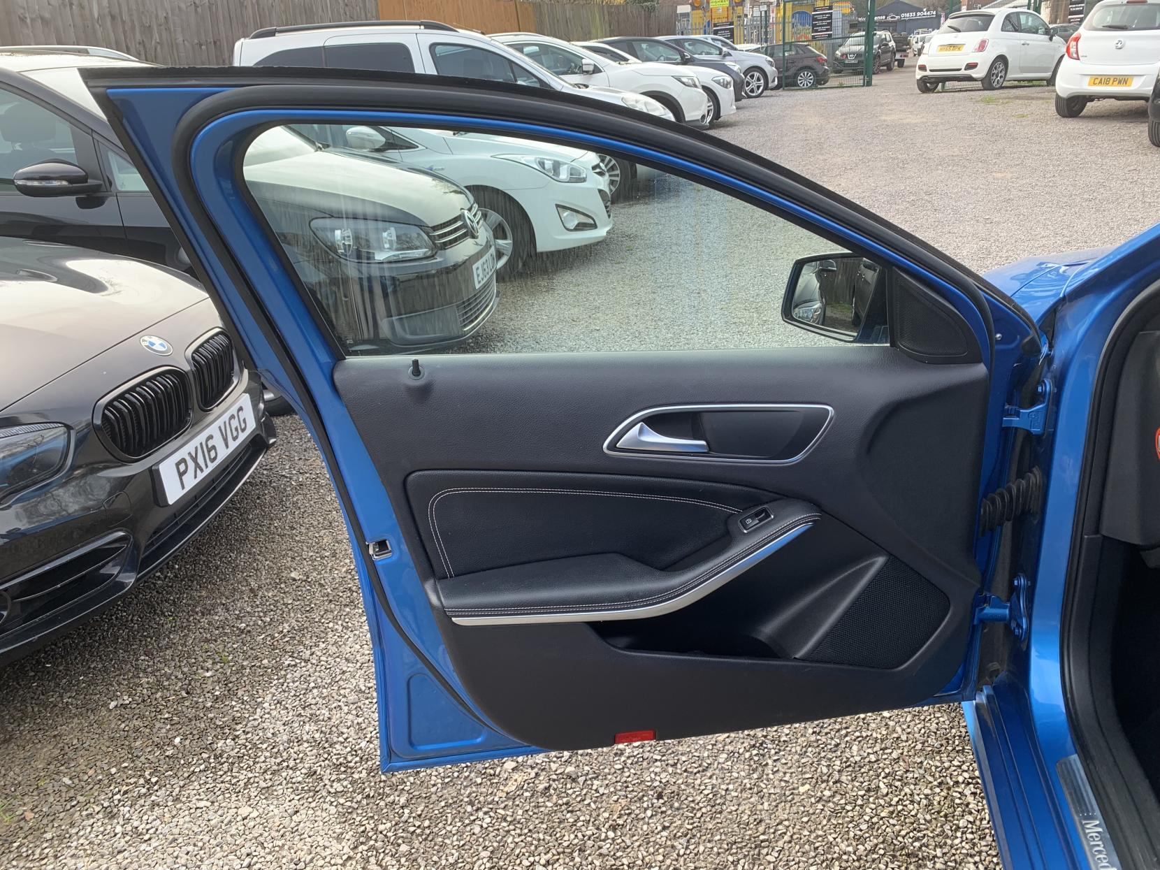 Mercedes-Benz A Class 1.8 A200 CDI Sport Hatchback 5dr Diesel Manual Euro 5 (s/s) (136 ps)