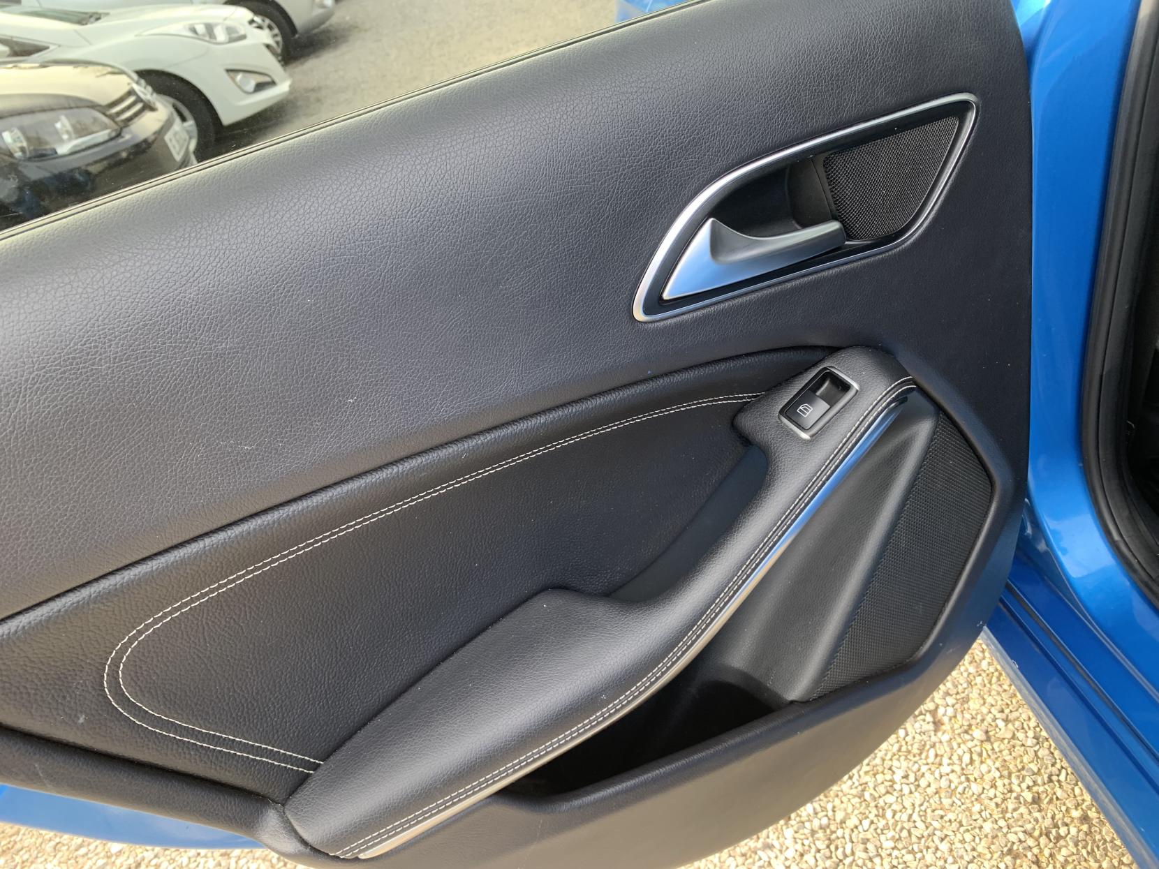 Mercedes-Benz A Class 1.8 A200 CDI Sport Hatchback 5dr Diesel Manual Euro 5 (s/s) (136 ps)